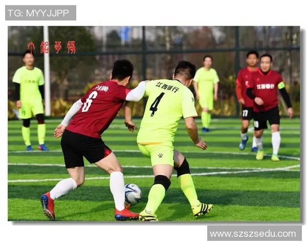 足球巨星畅游碧波展现水中英姿引发球迷热烈关注